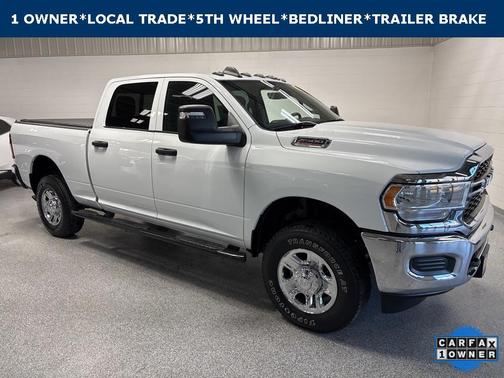 2024 RAM 2500 Tradesman Crew Cab 4x4 6'4' Box