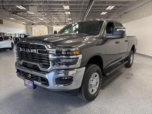 2025 RAM 2500 Tradesman Crew Cab 4x4 6'4' Box