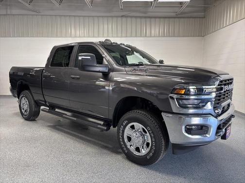 2025 RAM 2500 Tradesman Crew Cab 4x4 6'4' Box