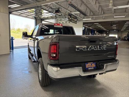 2025 RAM 2500 Tradesman Crew Cab 4x4 6'4' Box