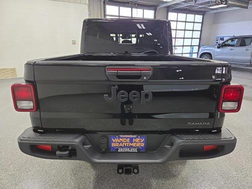 2026 Jeep Gladiator Sahara 4x4