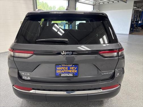2023 Jeep Grand Cherokee Laredo