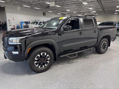 Super Black 2024 Nissan Frontier PRO-4X