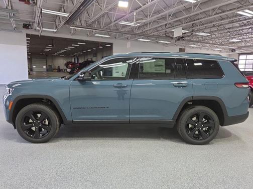 Steel Blue Exterior Paint 2026 Jeep Grand Cherokee Limited