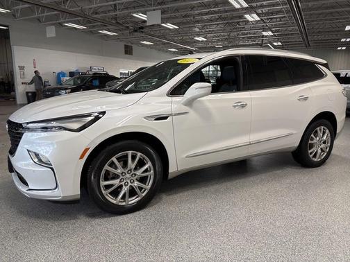 2023 Buick Enclave Essence AWD
