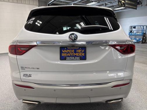 2023 Buick Enclave Essence AWD