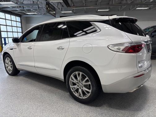 2023 Buick Enclave Essence AWD