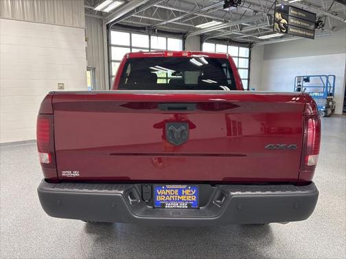 2024 RAM 1500 Classic Warlock Crew Cab 4x4 5'7' Box