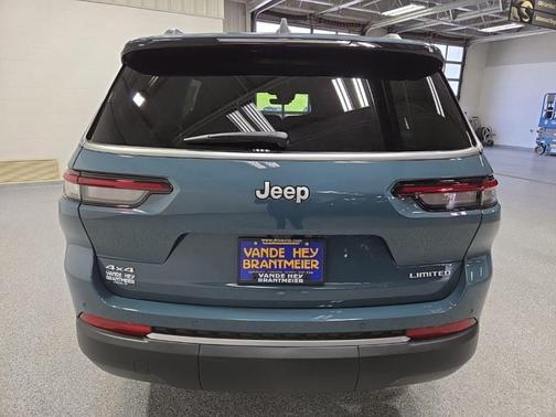 Steel Blue Exterior Paint 2026 Jeep Grand Cherokee Limited