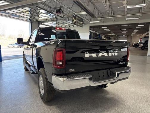 2025 RAM 2500 Tradesman Crew Cab 4x4 6'4' Box