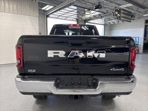 2025 RAM 2500 Tradesman Crew Cab 4x4 6'4' Box