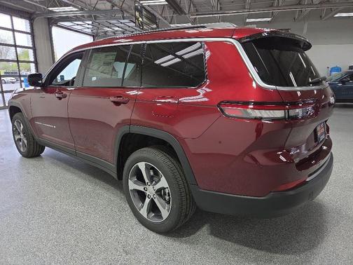 Velvet Red Pearl-Coat Exterior Paint 2026 Jeep Grand Cherokee Limited