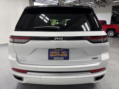 2025 Jeep Grand Cherokee Summit