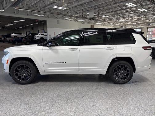 2025 Jeep Grand Cherokee Summit