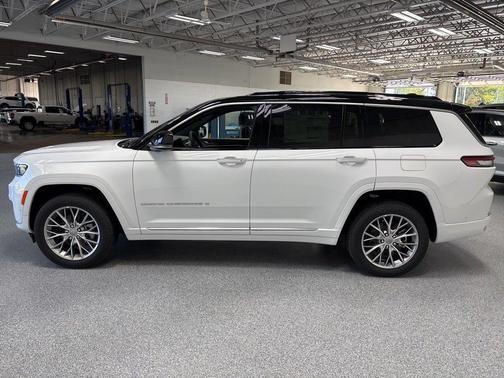 2025 Jeep Grand Cherokee Summit