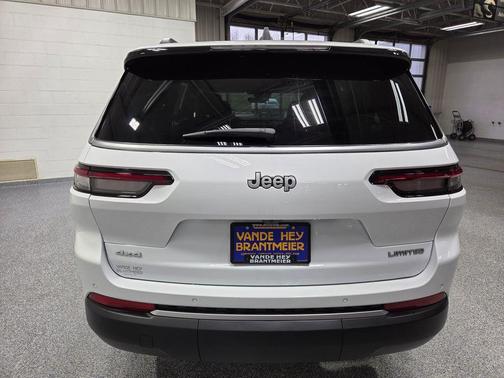 Bright White Clear-Coat Exterior Paint 2026 Jeep Grand Cherokee Limited