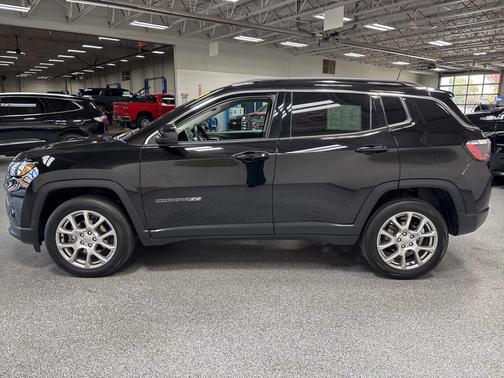 2022 Jeep Compass Latitude Lux