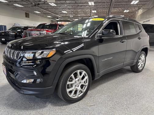 2022 Jeep Compass Latitude Lux