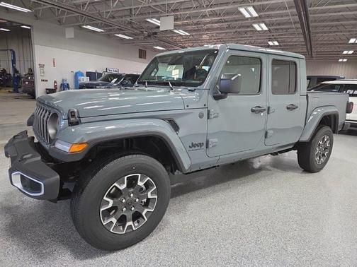 2026 Jeep Gladiator Sahara 4x4