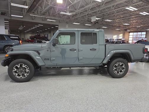 2026 Jeep Gladiator Sahara 4x4
