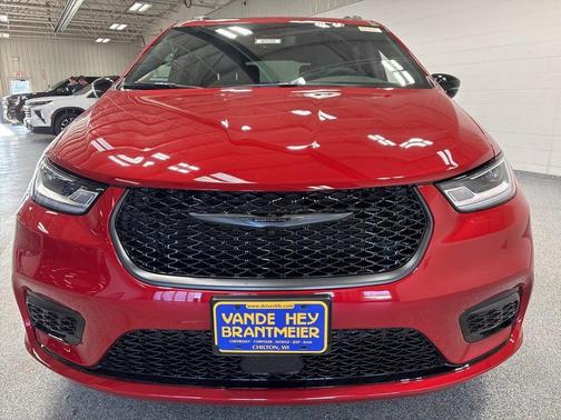 2026 Chrysler Pacifica L