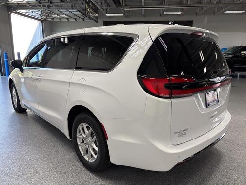 2026 Chrysler Pacifica L