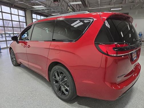 2026 Chrysler Pacifica L