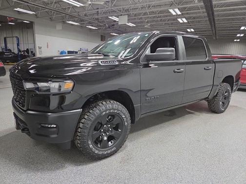 Diamond Black Crystal Pearlcoat 2026 RAM 1500 Warlock Crew Cab 4x4 5'7' Box