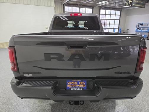 2026 RAM 2500 Big Horn Crew Cab 4x4 6'4' Box