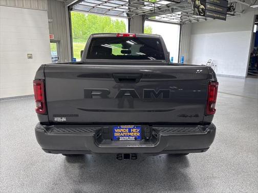 2025 RAM 2500 Big Horn Crew Cab 4x4 6'4' Box