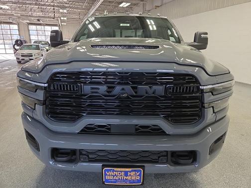 2026 RAM 2500 Laramie Crew Cab 4x4 6'4' Box