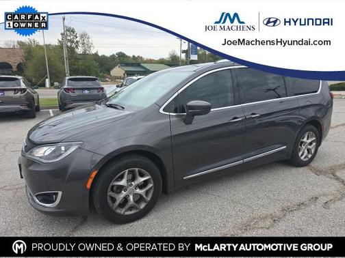2017 Chrysler Pacifica Touring-L