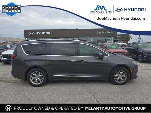 2017 Chrysler Pacifica Touring-L