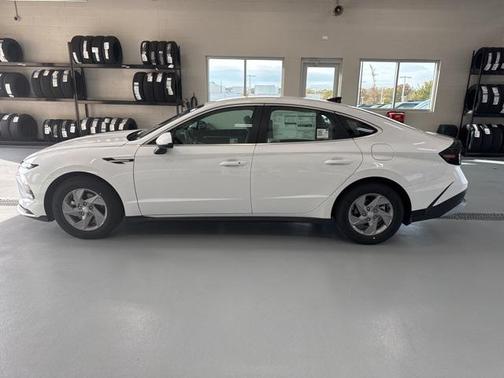 2025 Hyundai SONATA SE