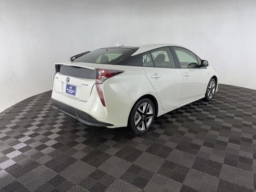 2017 Toyota Prius Three Touring
