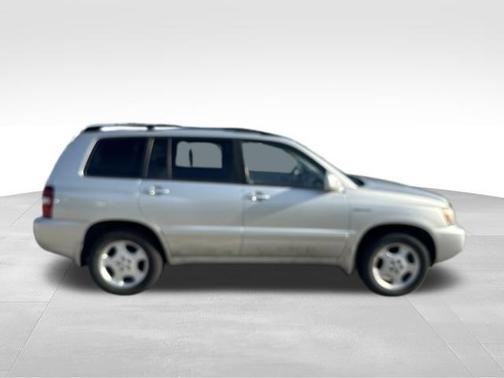 Millennium Silver Metallic 2004 Toyota Highlander Limited