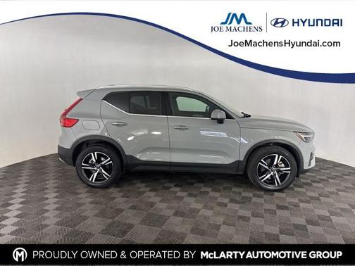 2024 Volvo XC40 B5 Core Bright Theme
