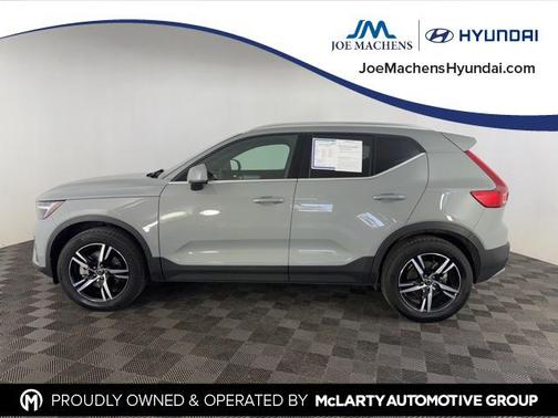 2024 Volvo XC40 B5 Core Bright Theme