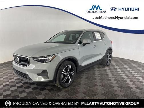 2024 Volvo XC40 B5 Core Bright Theme