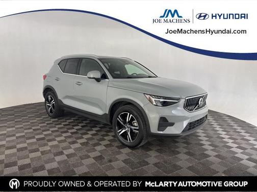 2024 Volvo XC40 B5 Core Bright Theme