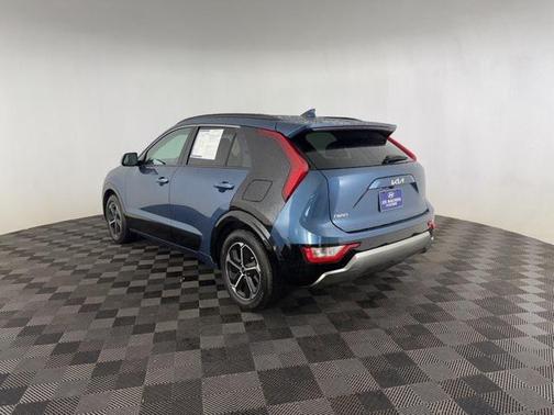 2024 Kia Niro SX