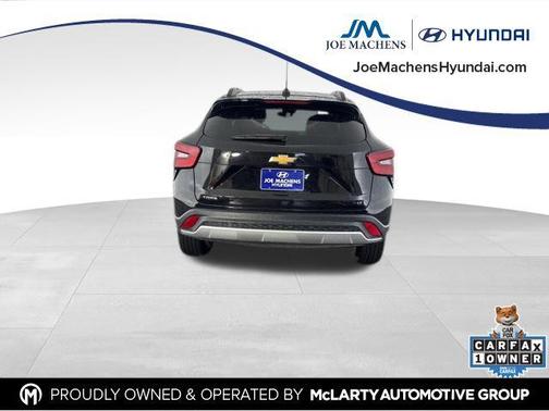 Mosaic Black Metallic 2024 Chevrolet Trax LT