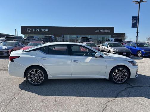 2023 Nissan Altima 2.5 SL