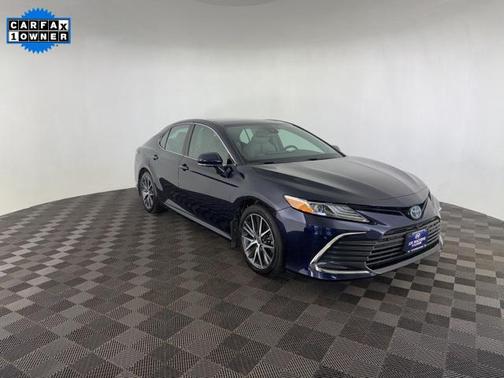 2022 Toyota Camry Hybrid XLE
