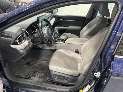 2022 Toyota Camry Hybrid XLE