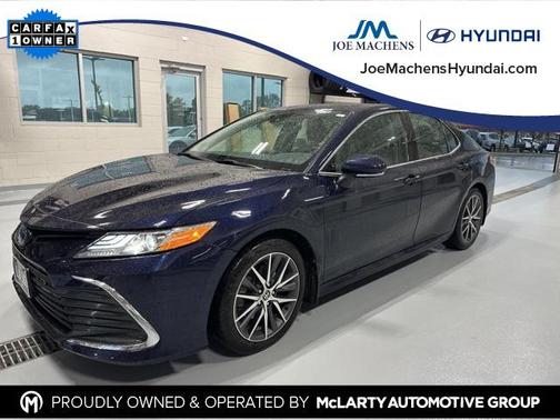 2022 Toyota Camry Hybrid XLE