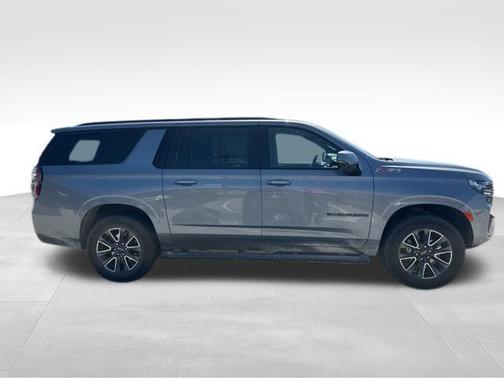 Satin Steel Metallic 2022 Chevrolet Suburban 4WD Z71