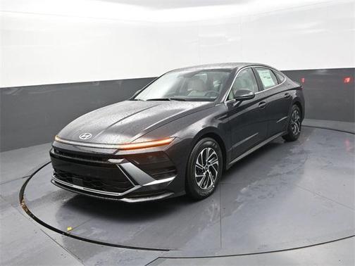 2026 Hyundai SONATA Hybrid Base