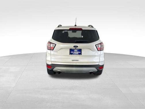 White Platinum Clearcoat Metallic 2018 Ford Escape SE