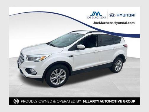 White Platinum Clearcoat Metallic 2018 Ford Escape SE